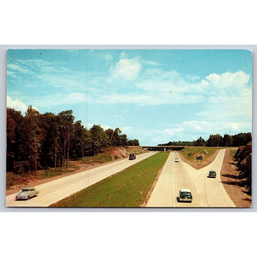 Vintage 1950s Postcard NY State Thruway Exit 21 Catskill NY Plastichrome P13405